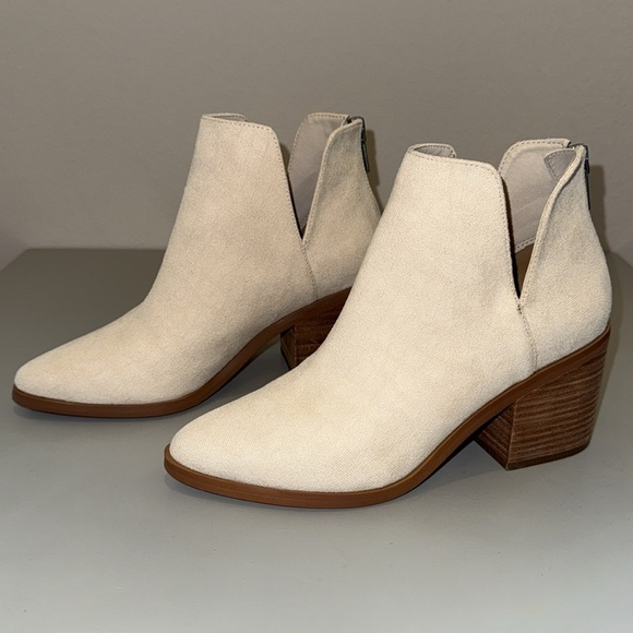 Like New, BP Brynne Ankle Bootie, Size 7.5 M, Ivory Croco, Never Been Worn - Picture 7 of 9